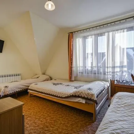 ホームステイ Goscinne Jaworowy ブコビナ・タトシャンスカ